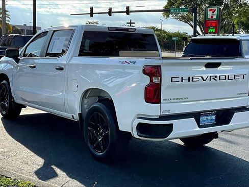 Used 2022 Chevrolet Silverado 1500 Custom image 3