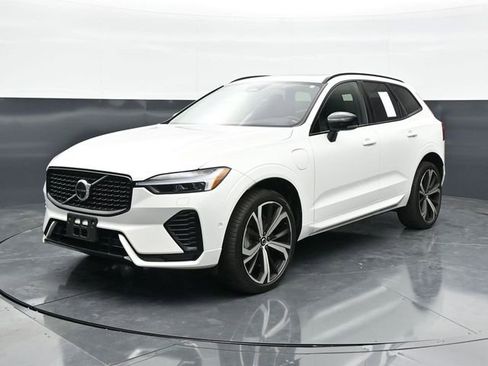 Used 2024 Volvo XC60 T8 Ultimate w/ Climate Package AWD/4WD image 3