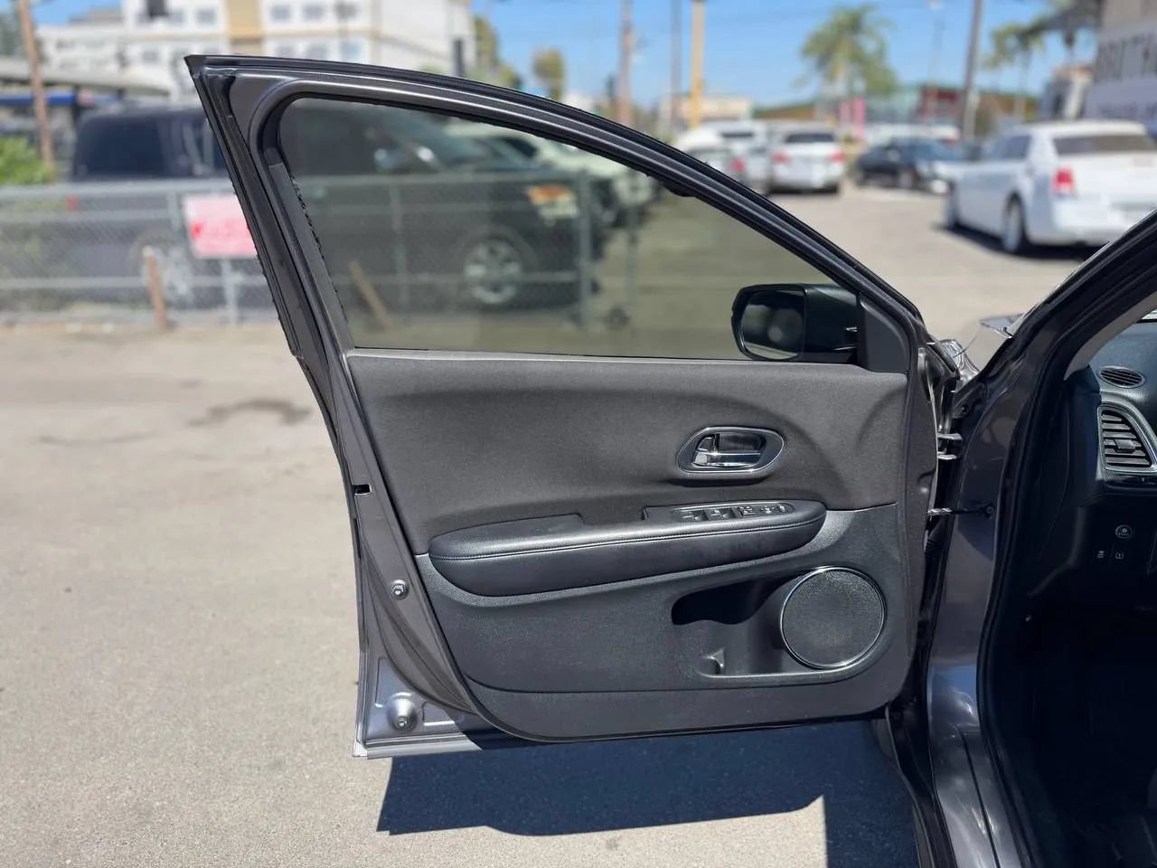 Used 2018 Honda HR-V EX image 23