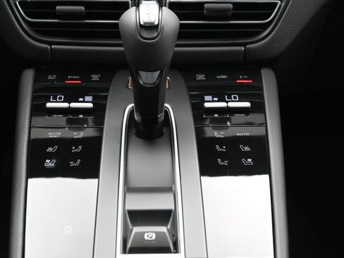 New 2026 Porsche Macan AWD/4WD image 24