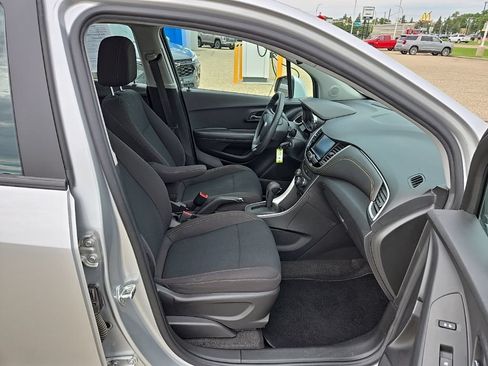 Used 2017 Chevrolet Trax LS FWD image 11
