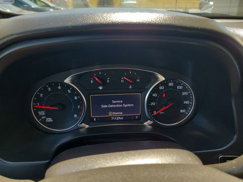 Used 2023 GMC Acadia SLT FWD image 25