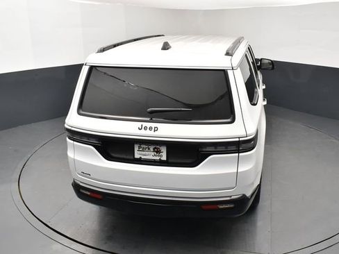 New 2026 Jeep Grand Wagoneer 4WD w/ 8-Passenger Seating Package image 17