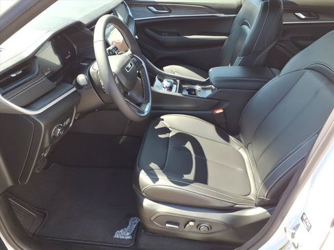 New 2026 Jeep Grand Cherokee Limited AWD/4WD image 12