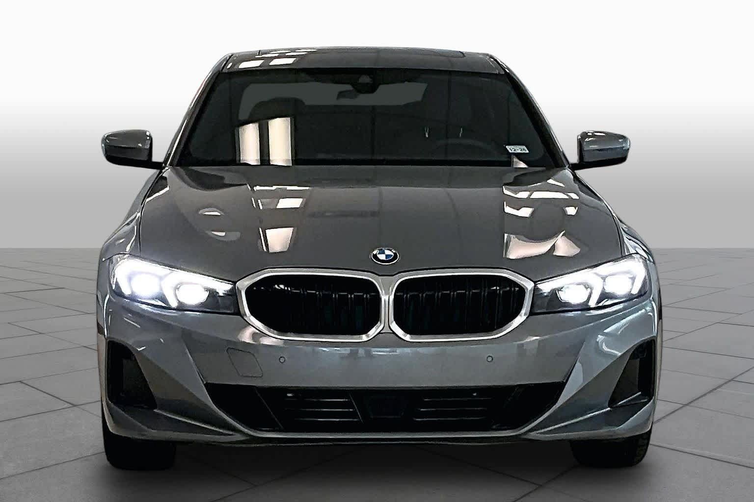 Used 2025 BMW 330i Sedan w/ Premium Package RWD image 3