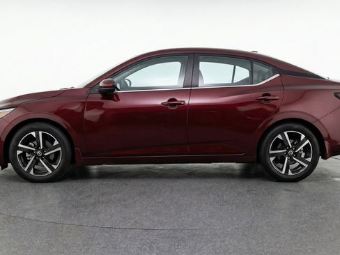Used 2025 Nissan Sentra SV image 5