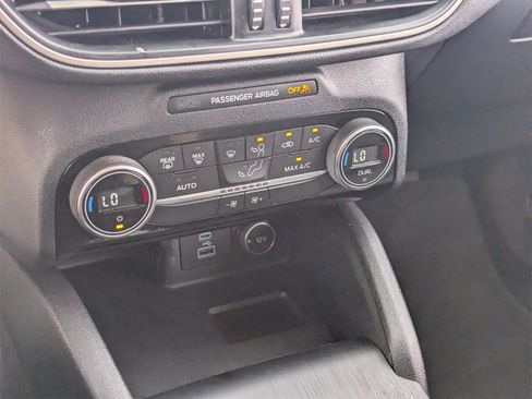 Used 2021 Ford Escape SE w/ SE Sport Appearance Package image 23