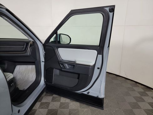 Used 2024 Rivian R1S Adventure AWD/4WD image 18