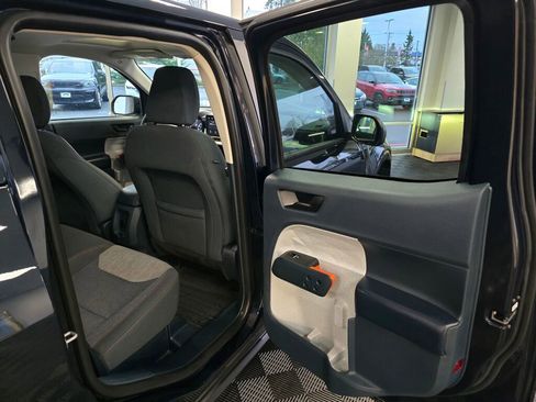 Used 2023 Ford Maverick XLT image 36