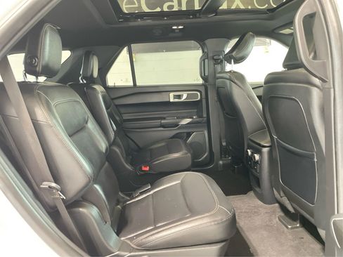 Used 2020 Ford Explorer XLT w/ Equipment Group 202A image 16