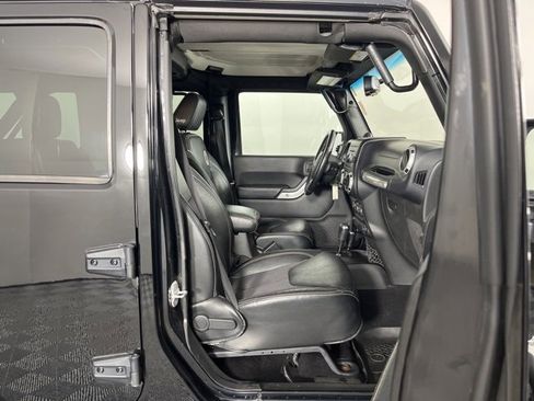 Used 2013 Jeep Wrangler Unlimited Sport image 30