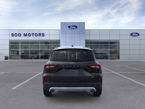 New 2024 Ford Escape SE image 5