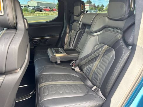 Used 2022 Rivian R1T Adventure AWD/4WD image 57