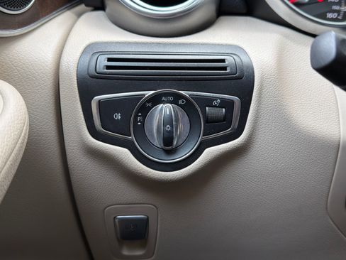 Used 2019 Mercedes-Benz GLC 300 4MATIC image 23