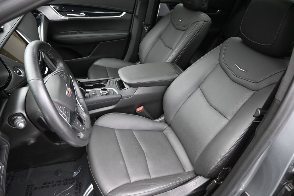 Used 2024 Cadillac XT5 Premium Luxury AWD/4WD image 11