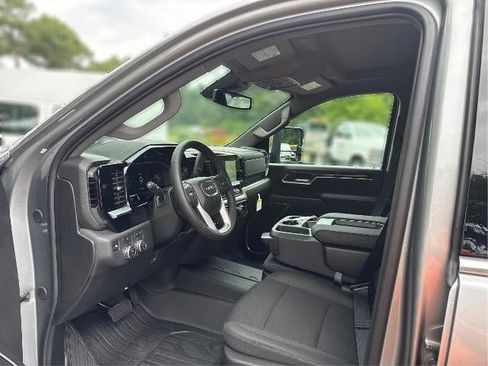 New 2026 GMC Sierra 2500 SLE w/ SLE Value Package; AWD/4WD image 11
