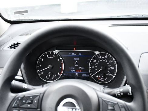 Used 2024 Nissan Altima 2.5 SV FWD image 23