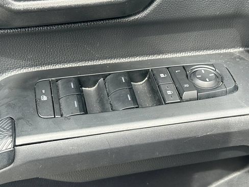 Used 2024 Toyota Tacoma SR5 AWD/4WD image 12