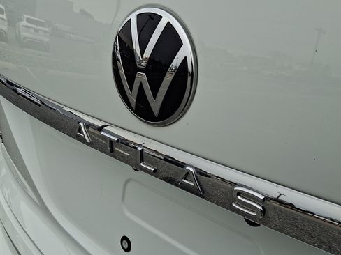 Used 2021 Volkswagen Atlas Cross Sport SEL image 30