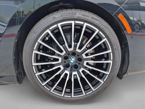 Used 2025 BMW 760i xDrive w/ Executive Package AWD/4WD image 24