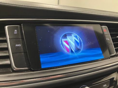 Used 2020 Buick Enclave Essence image 37