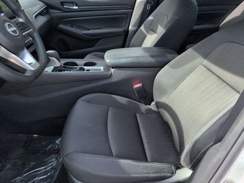 Used 2025 Nissan Altima 2.5 SV AWD/4WD image 24