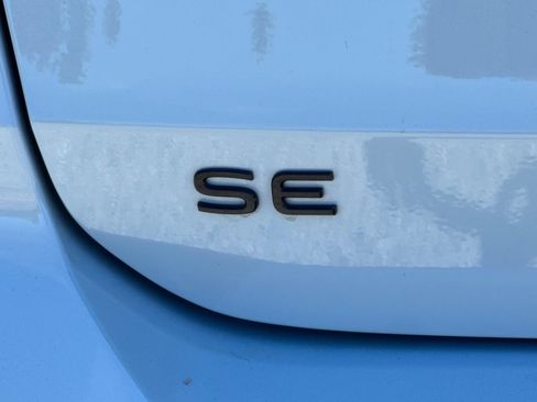 Certified 2026 Volkswagen Taos SE FWD image 27
