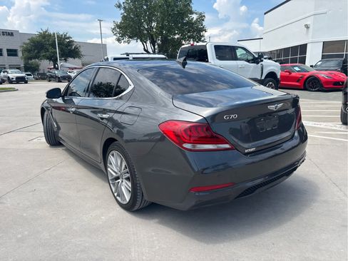 Used 2020 Genesis G70 2.0T w/ Elite Package RWD image 4