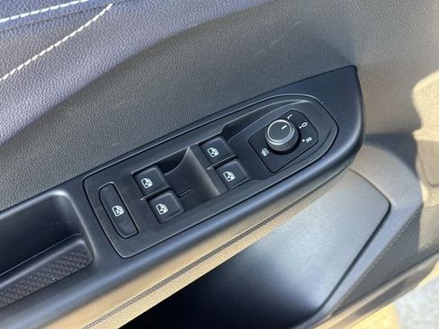 New 2026 Volkswagen Taos SEL image 11