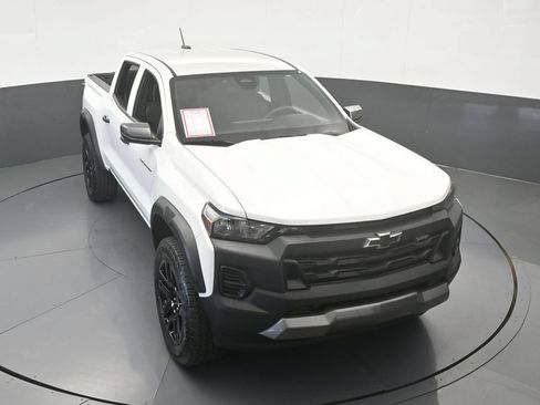 Used 2025 Chevrolet Colorado Trail Boss AWD/4WD image 48