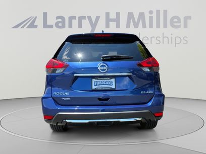 Used 2017 Nissan Rogue SL w/ SL Premium Package