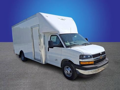 New 2026 Chevrolet Express 4500 w/ Power Convenience Package RWD image 2