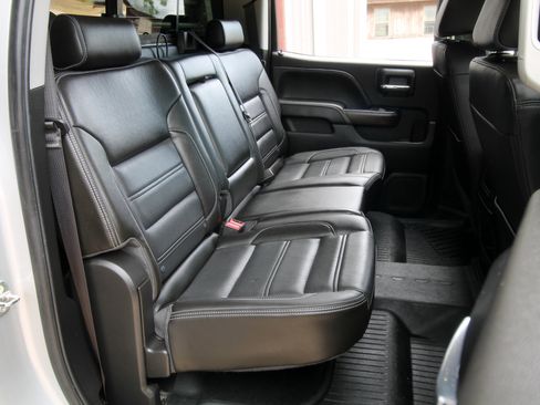Used 2018 GMC Sierra 2500 Denali w/ Duramax Plus Package AWD/4WD image 40