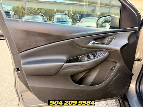 Used 2017 Chevrolet Volt LT FWD image 20