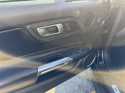 Used 2018 Ford Mustang GT Premium w/ Black Accent Package RWD image 21