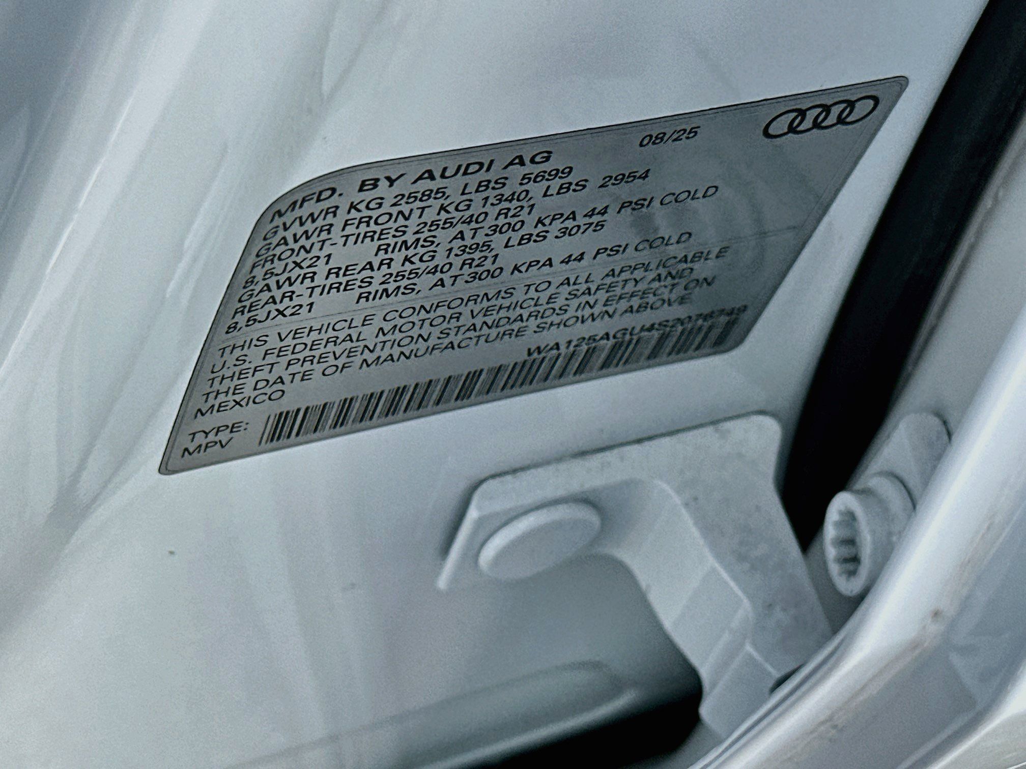Used 2025 Audi SQ5 Premium Plus AWD/4WD image 38
