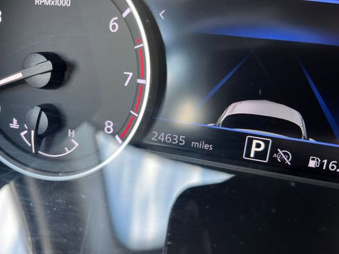 Used 2025 Nissan Sentra SV image 38