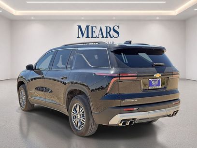 Used 2025 Chevrolet Traverse LT w/ Driver Confidence Package