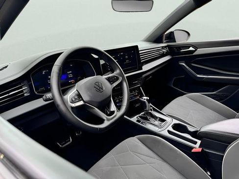 Used 2025 Volkswagen Jetta Sport FWD image 10