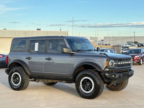 Used 2023 Ford Bronco Black Diamond w/ Sasquatch Package image 5