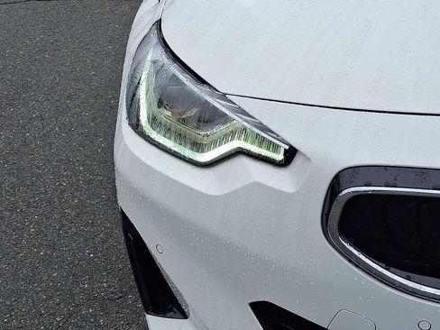 Used 2024 BMW 230i xDrive Coupe w/ Premium Package image 10