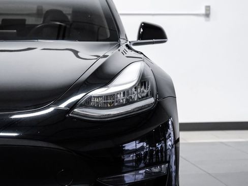 Used 2019 Tesla Model 3 Standard Range RWD image 50