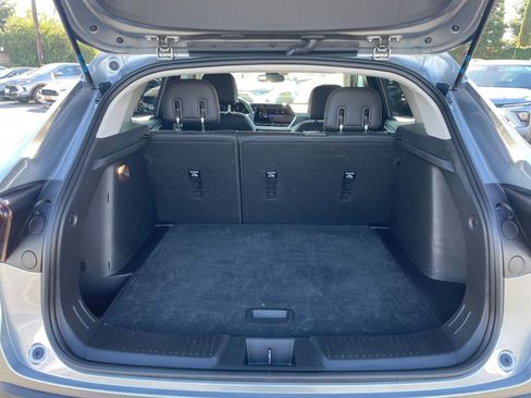 Used 2025 Chevrolet Trax LT image 30