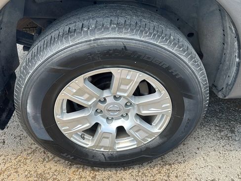Used 2017 Nissan Titan SV AWD/4WD image 39
