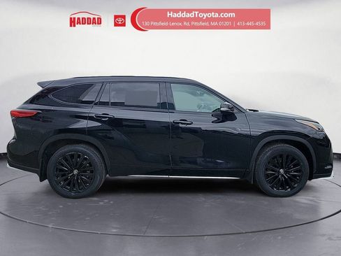 Used 2023 Toyota Highlander XSE AWD/4WD image 6