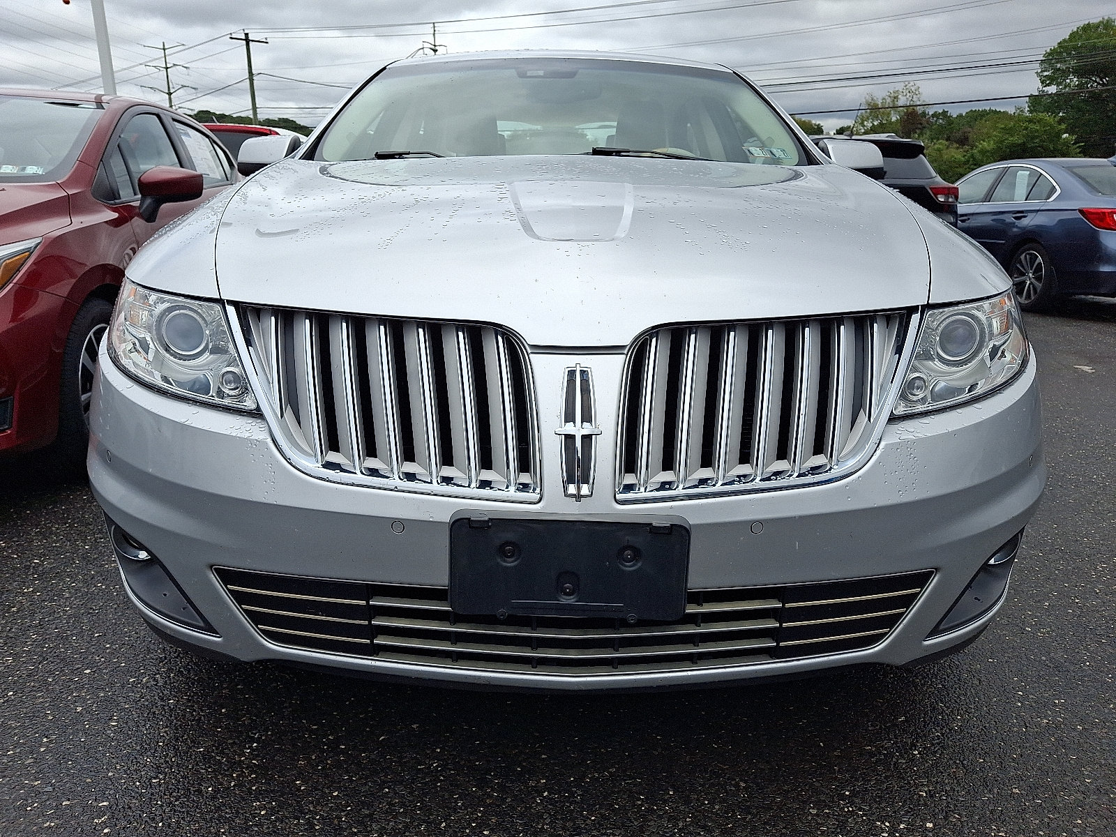 Used 2010 Lincoln MKS FWD image 2