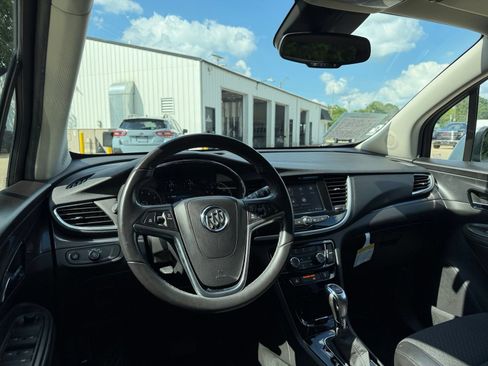 Used 2022 Buick Encore Preferred w/ Safety Package AWD/4WD image 17