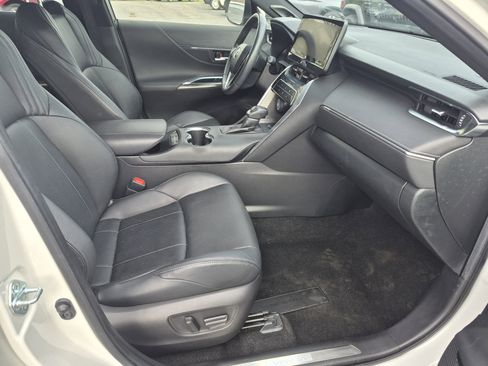 Used 2021 Toyota Venza Limited w/ Advanced Technology Package AWD/4WD image 12