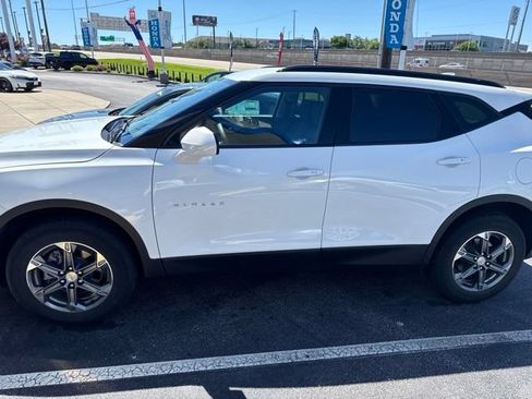 Used 2023 Chevrolet Blazer LT w/ Convenience Package FWD image 6
