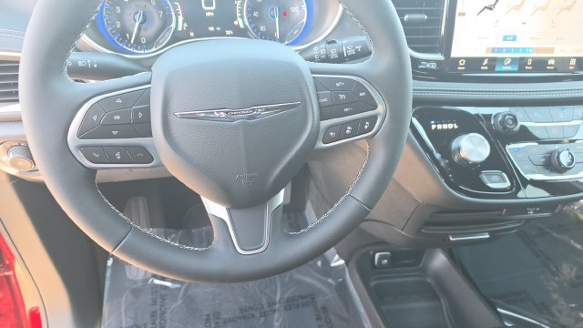 New 2026 Chrysler Pacifica Select FWD image 13